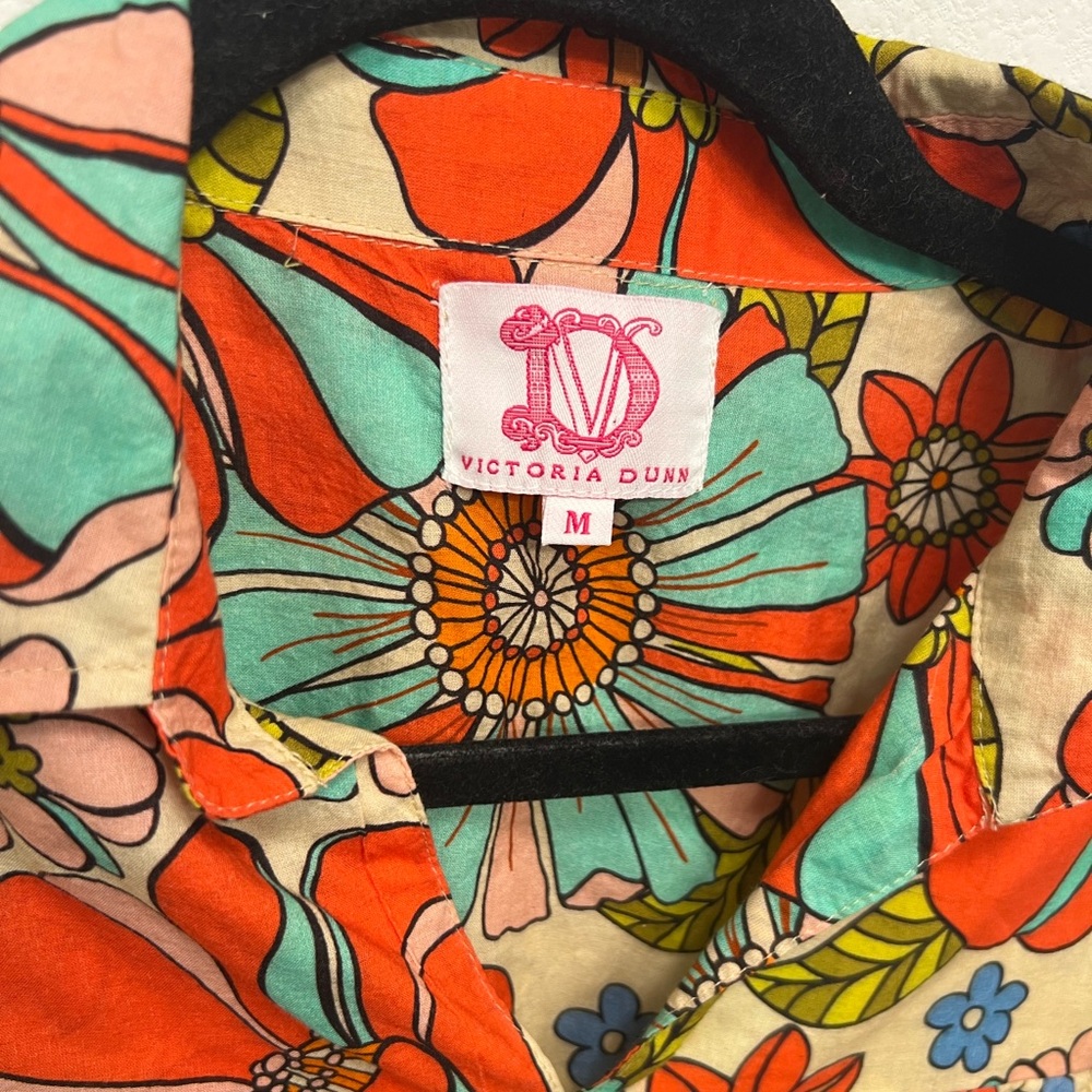 Victoria Dunn Floral Blouse - Retro Print - Size Medium - Picture 2 of 5